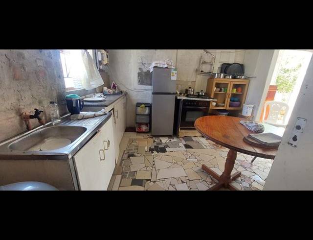 2 BEDROOM HOUSE FOR SALE IN EASTRIDGE